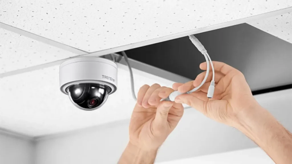 How do PoE cameras work?